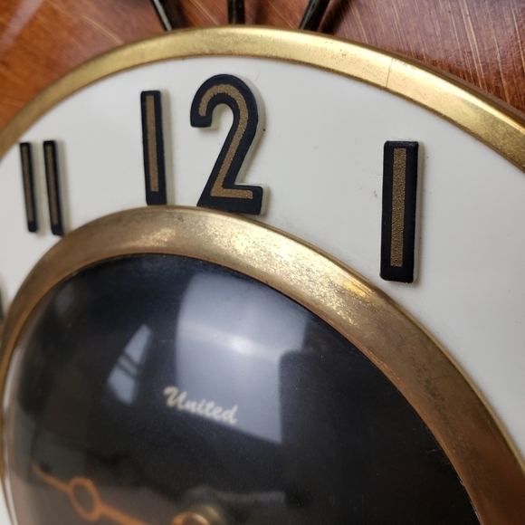 SUNBURST Wall Clock by United 𝅺MID-CENTURY Modern Brass Leaves - Picture 5 of 14